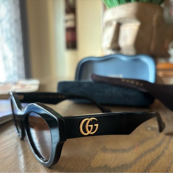 Gucci 💅✨ Black Designer GG Cat Eye Sunglasses Italy GG0957S 003 52-19-145 - Picture 2 of 12
